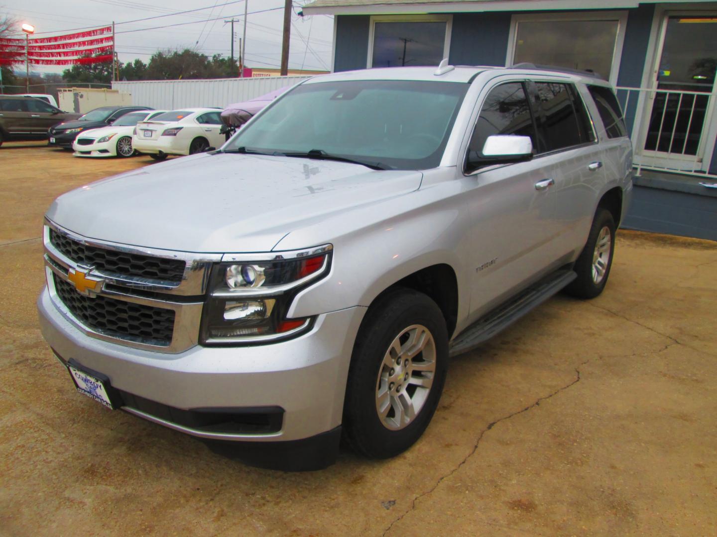 2015 SILVER /BLACK Chevrolet Tahoe (1GNSCBKC4FR) , located at 1815 NE 28th St., Fort Worth, TX, 76106, (817) 625-6251, 32.795582, -97.333069 - Photo#0